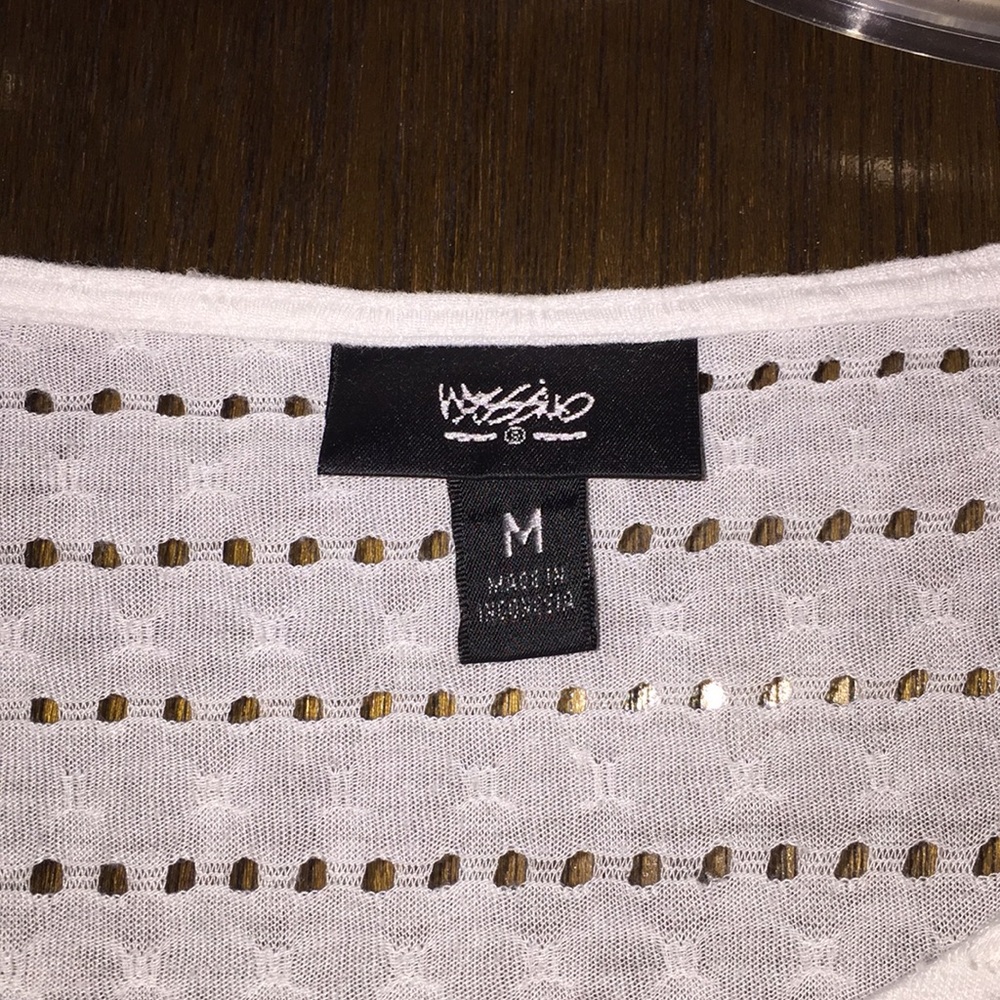 White basic tee. - Picture 4 of 4